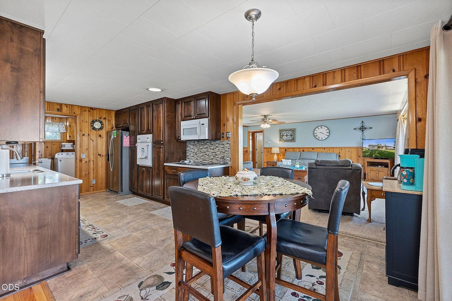 Photo of 1604 S Adams Drive 8 of 42