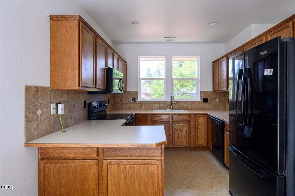 Photo of 61095 Honkers Court 8 of 30