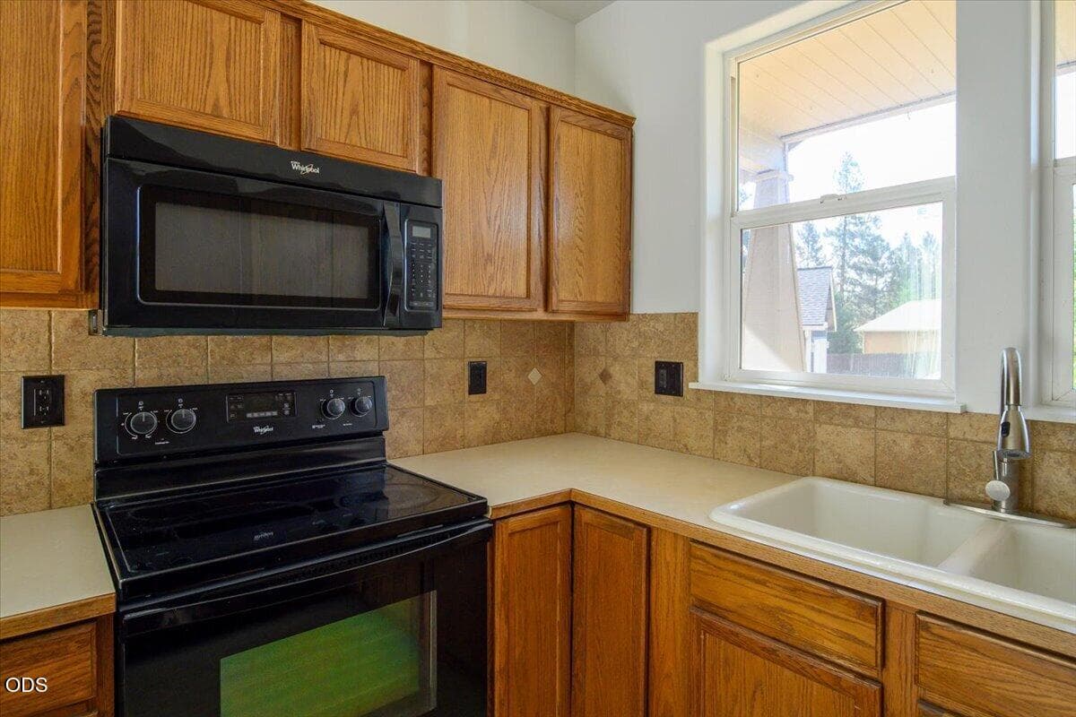 Photo of 61095 Honkers Court 9 of 30