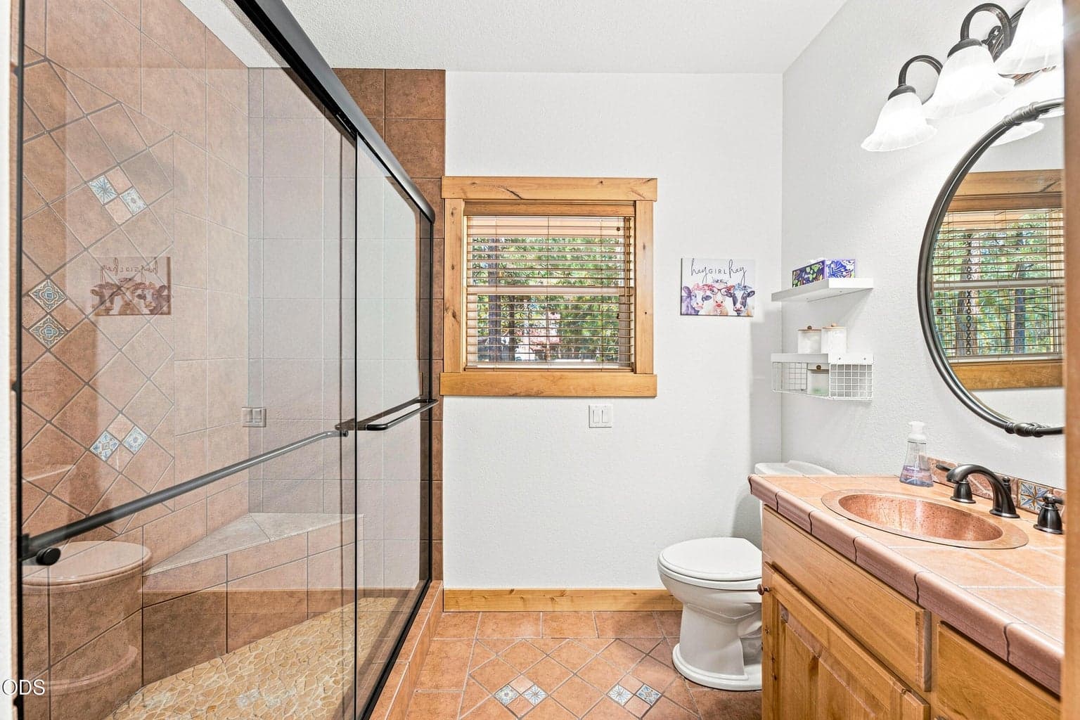 2nd Bedroom En Suite Bath
