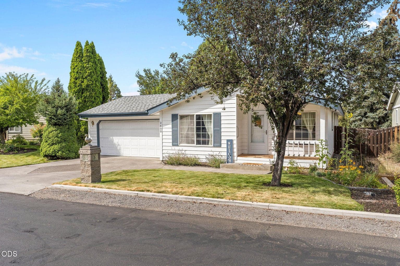 Photo of 2600 Rosemary Drive 3 of 27