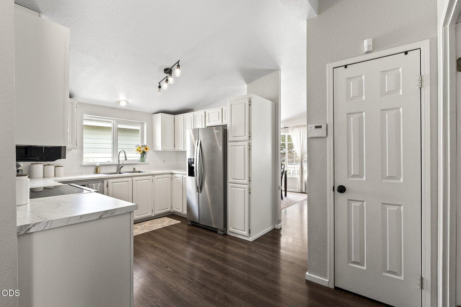 Photo of 2600 NE Rosemary Drive 10 of 27