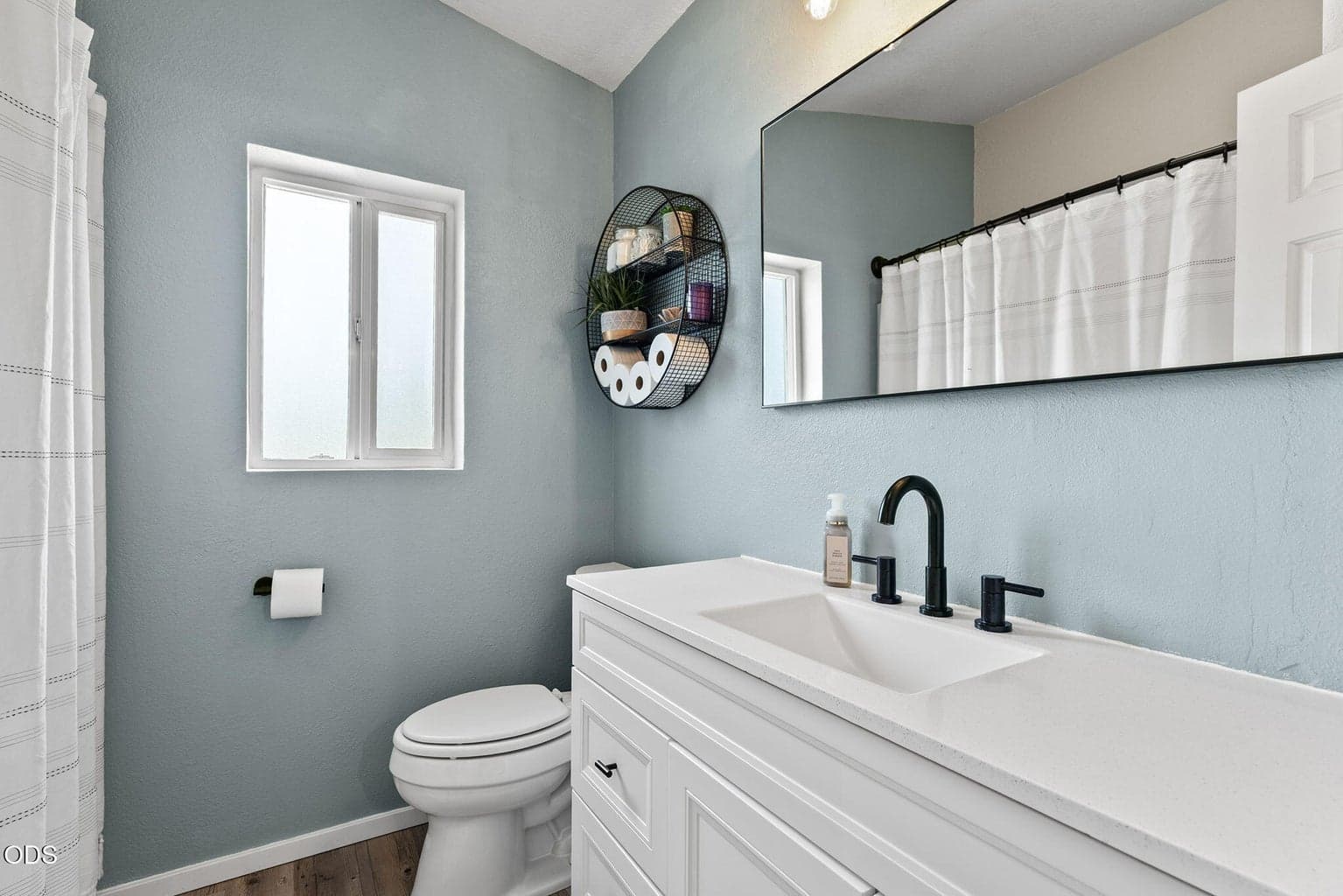 Photo of 2600 NE Rosemary Drive 16 of 27