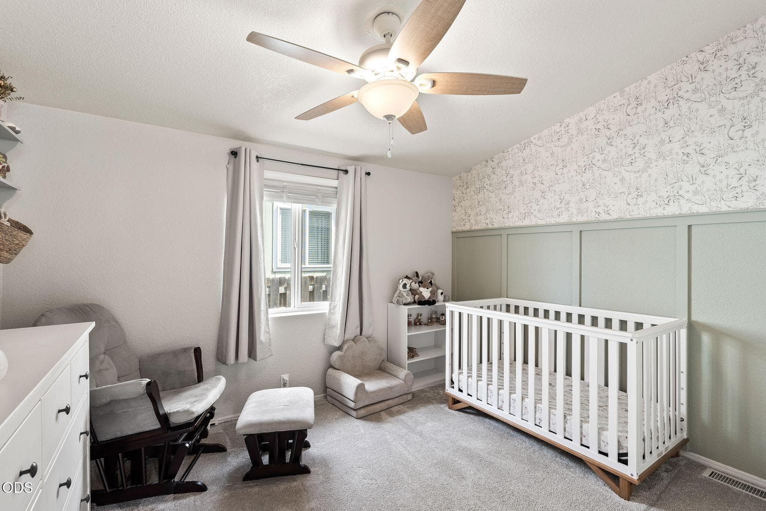 Photo of 2600 NE Rosemary Drive 18 of 27