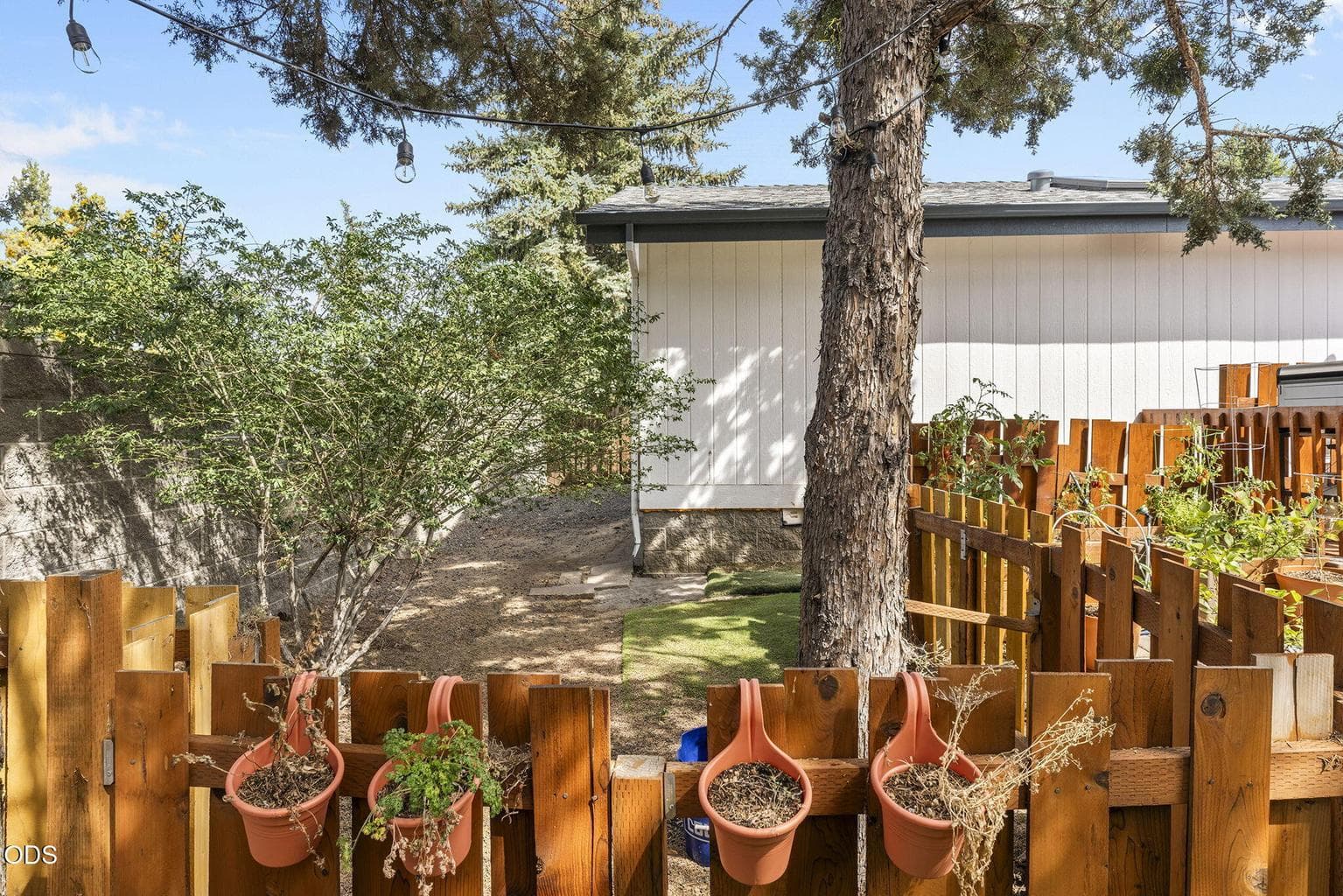 Photo of 2600 NE Rosemary Drive 25 of 27