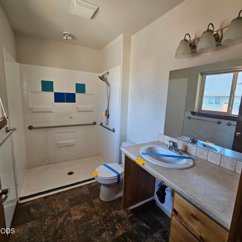 Photo of 825 NW Poplar Place 19 of 22