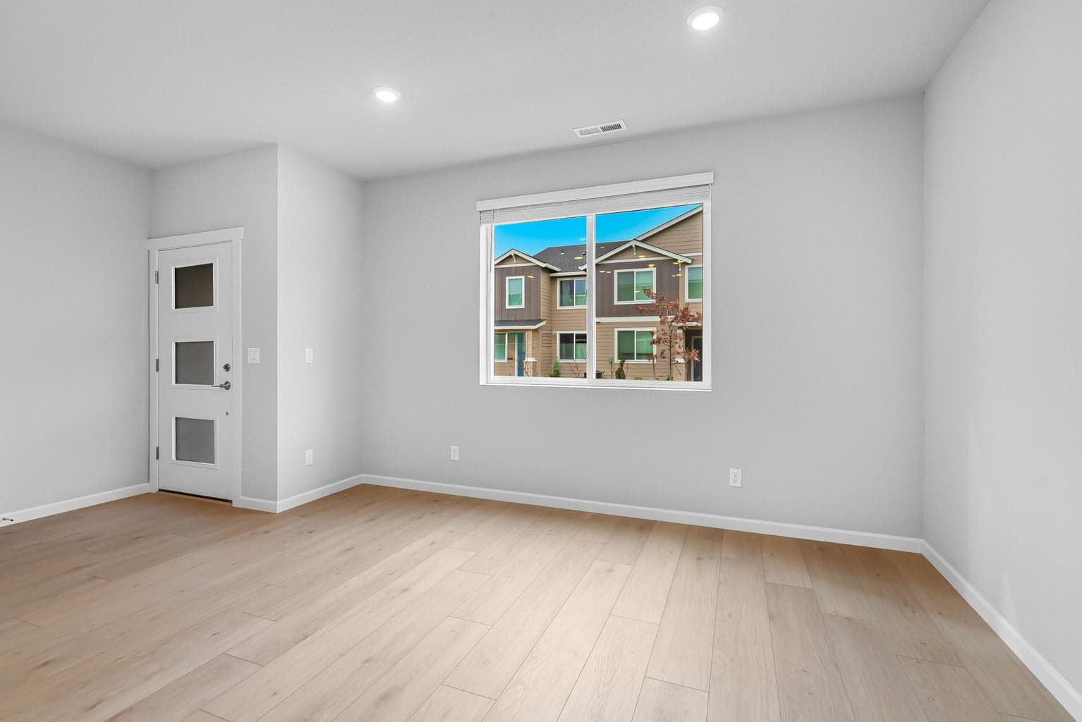 Photo of 745 NW Upas Avenue 6 of 24