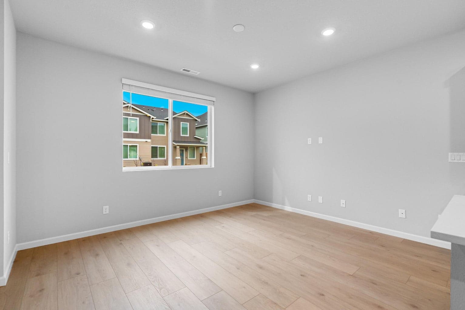 Photo of 745 NW Upas Avenue 7 of 24