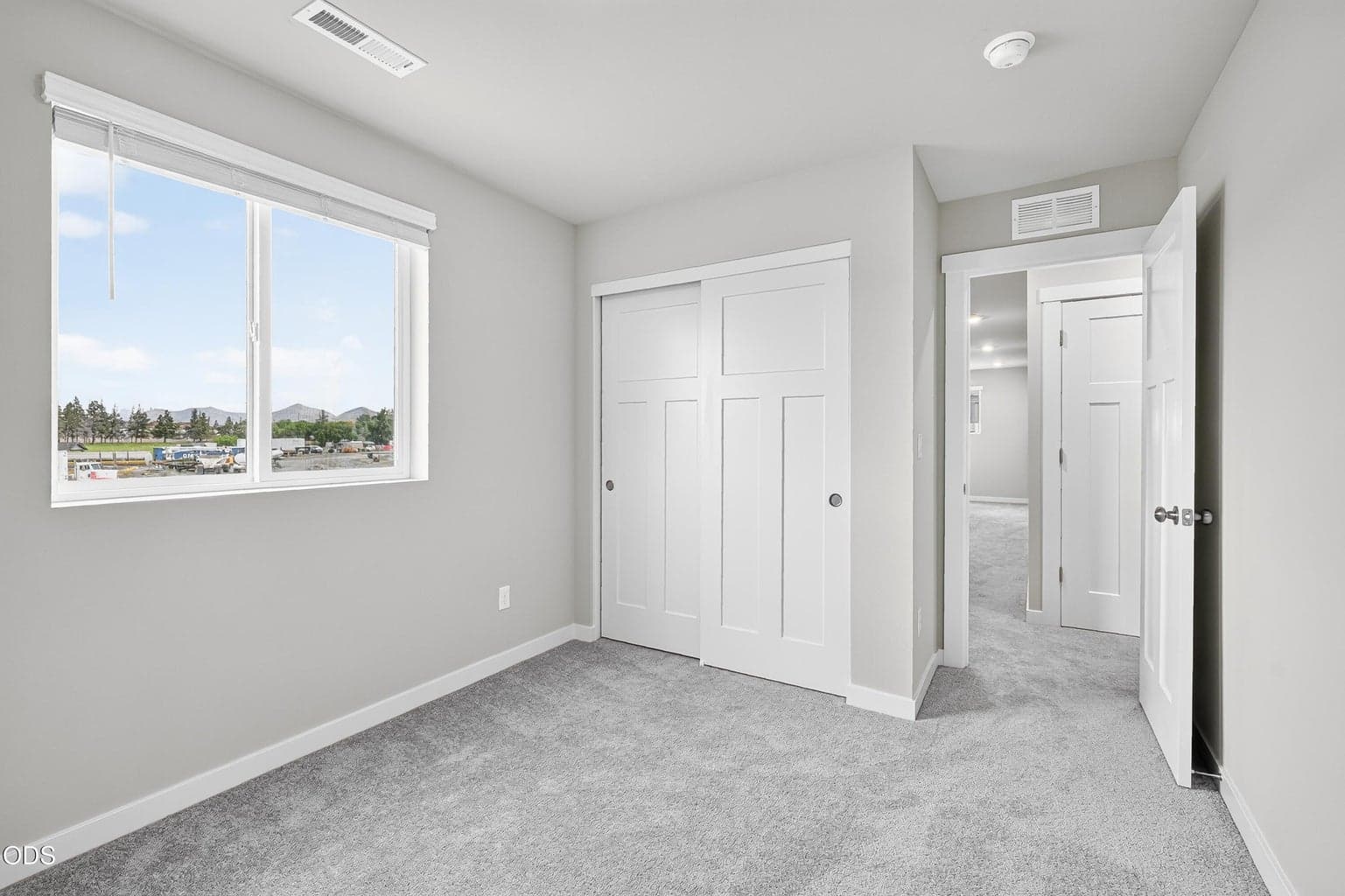Photo of 705 NW Walnut Avenue 14 of 31