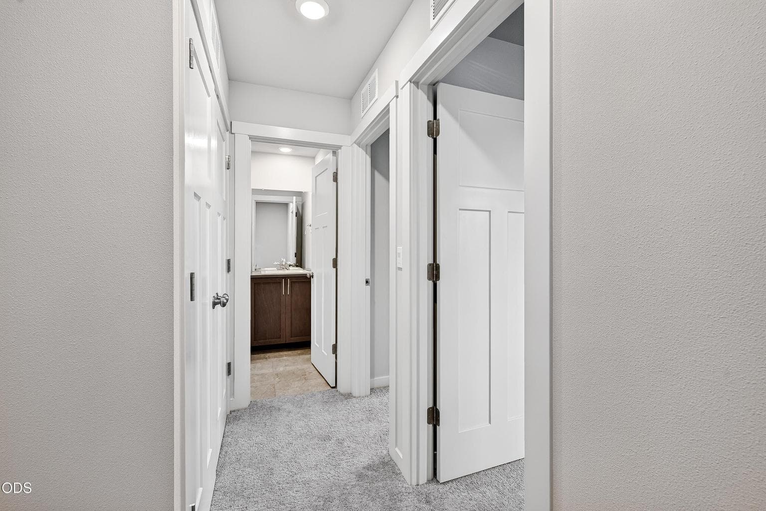 Photo of 705 NW Walnut Avenue 27 of 31
