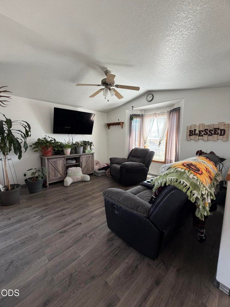 Photo of 316 Center Ridge Drive 6 of 38