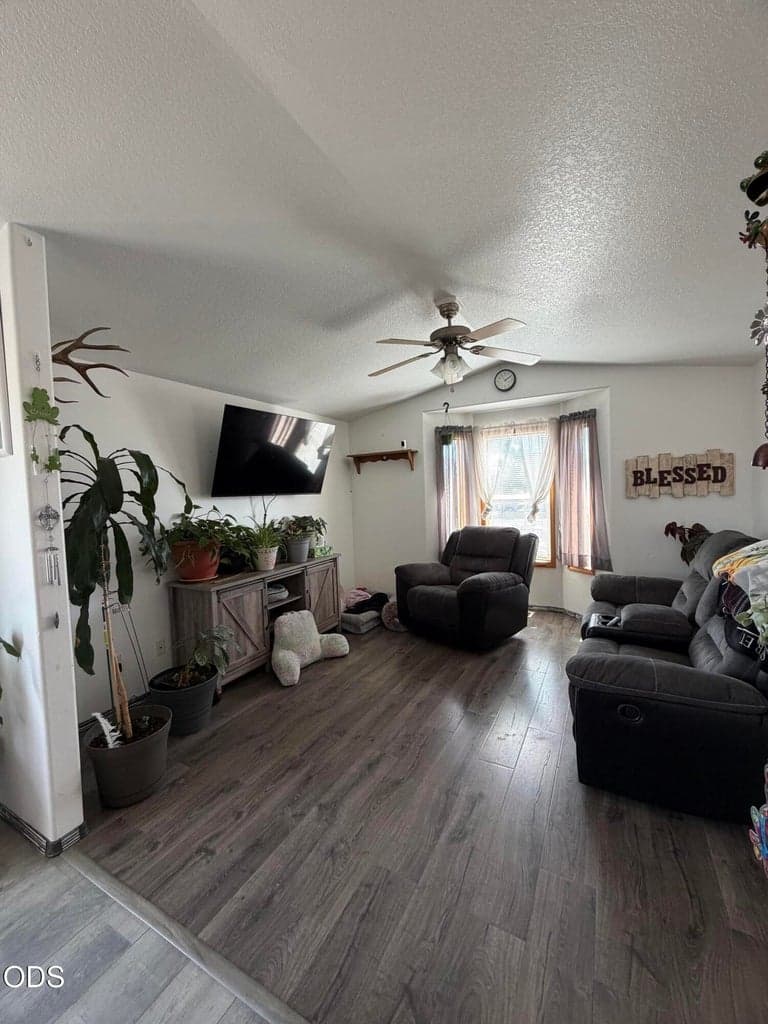 Photo of 316 Center Ridge Drive 7 of 38