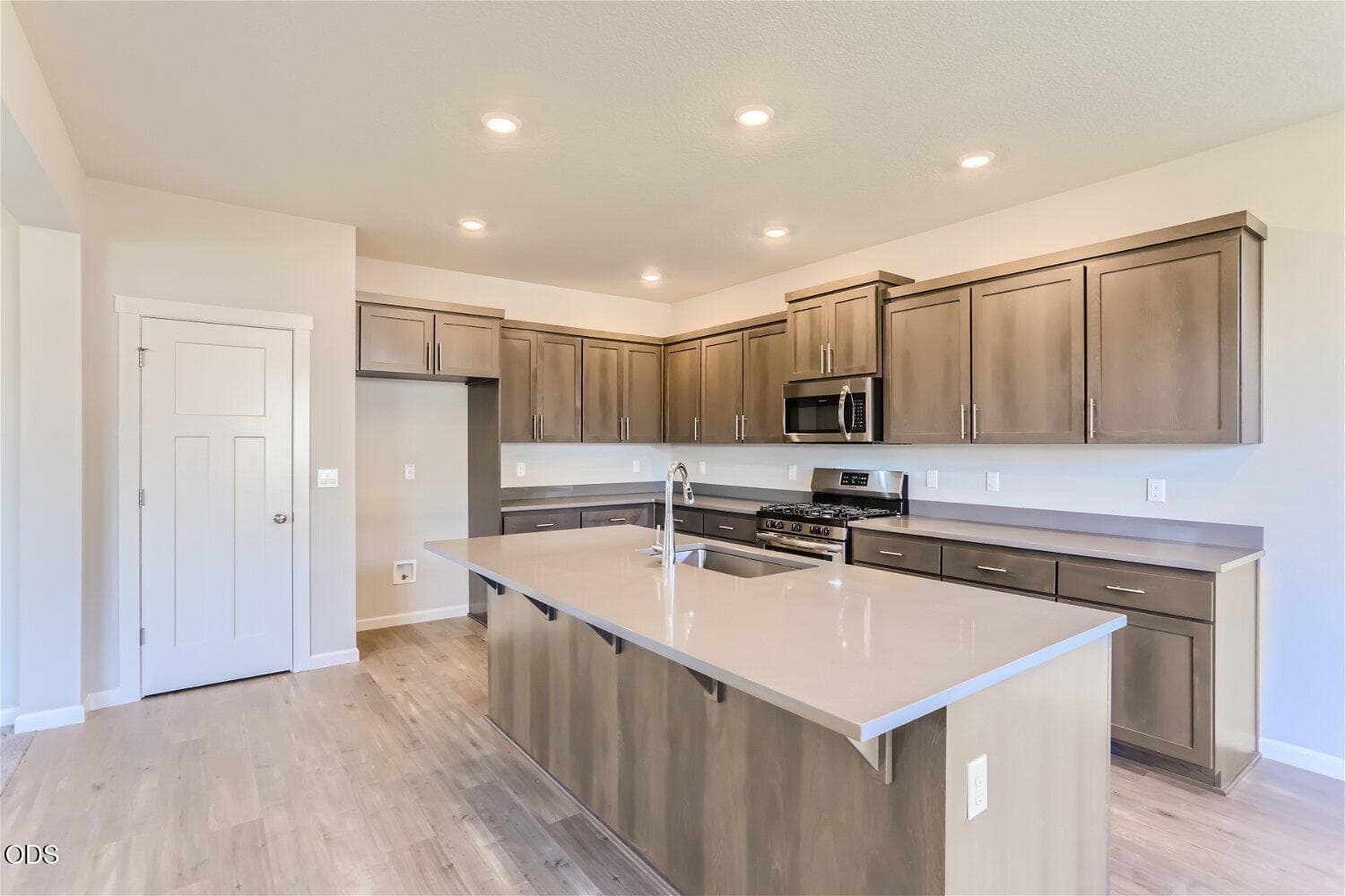 Photo of 63110 NE Henningsen Pl 7 of 18