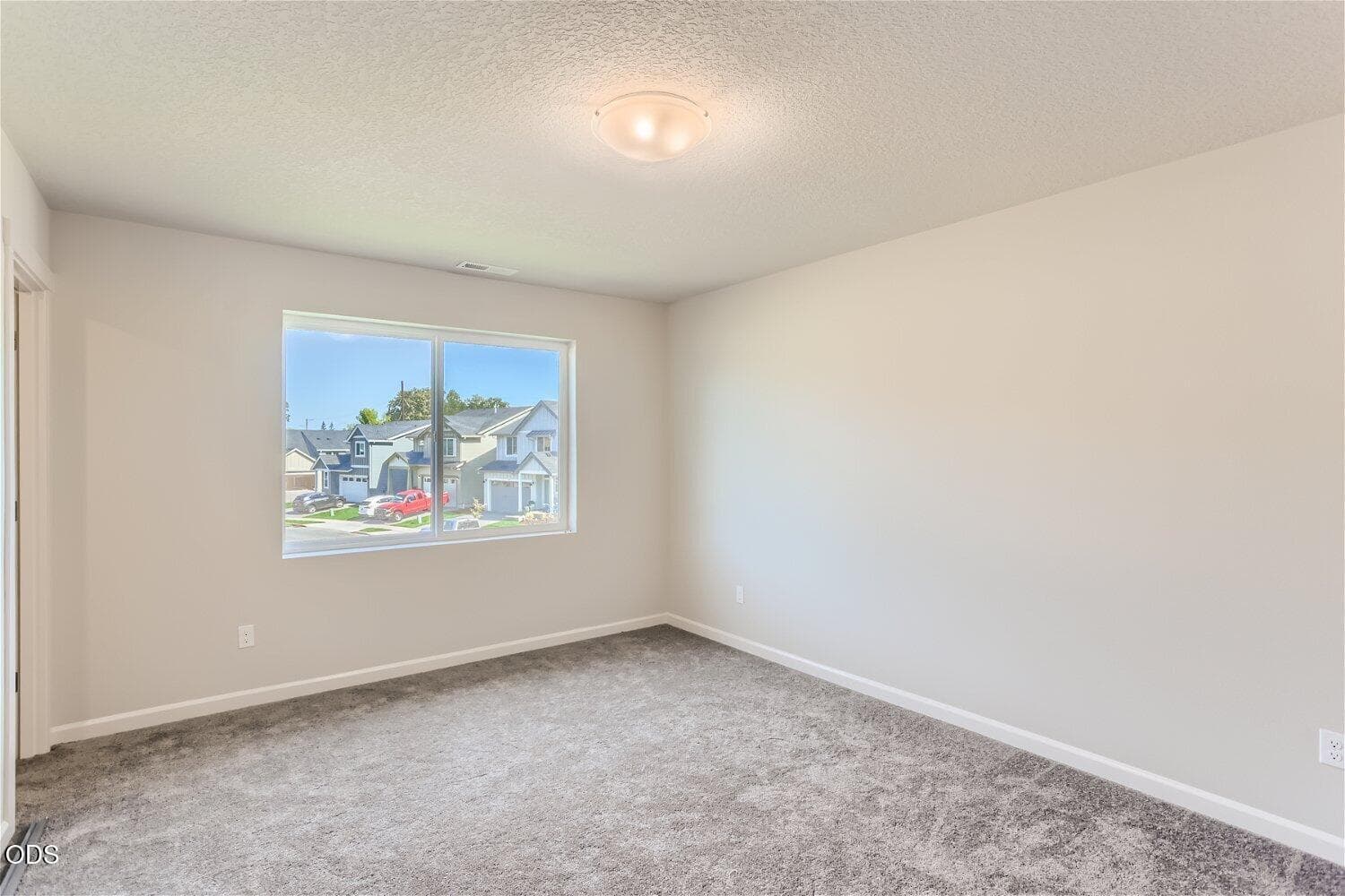 Photo of 63110 NE Henningsen Pl 10 of 18