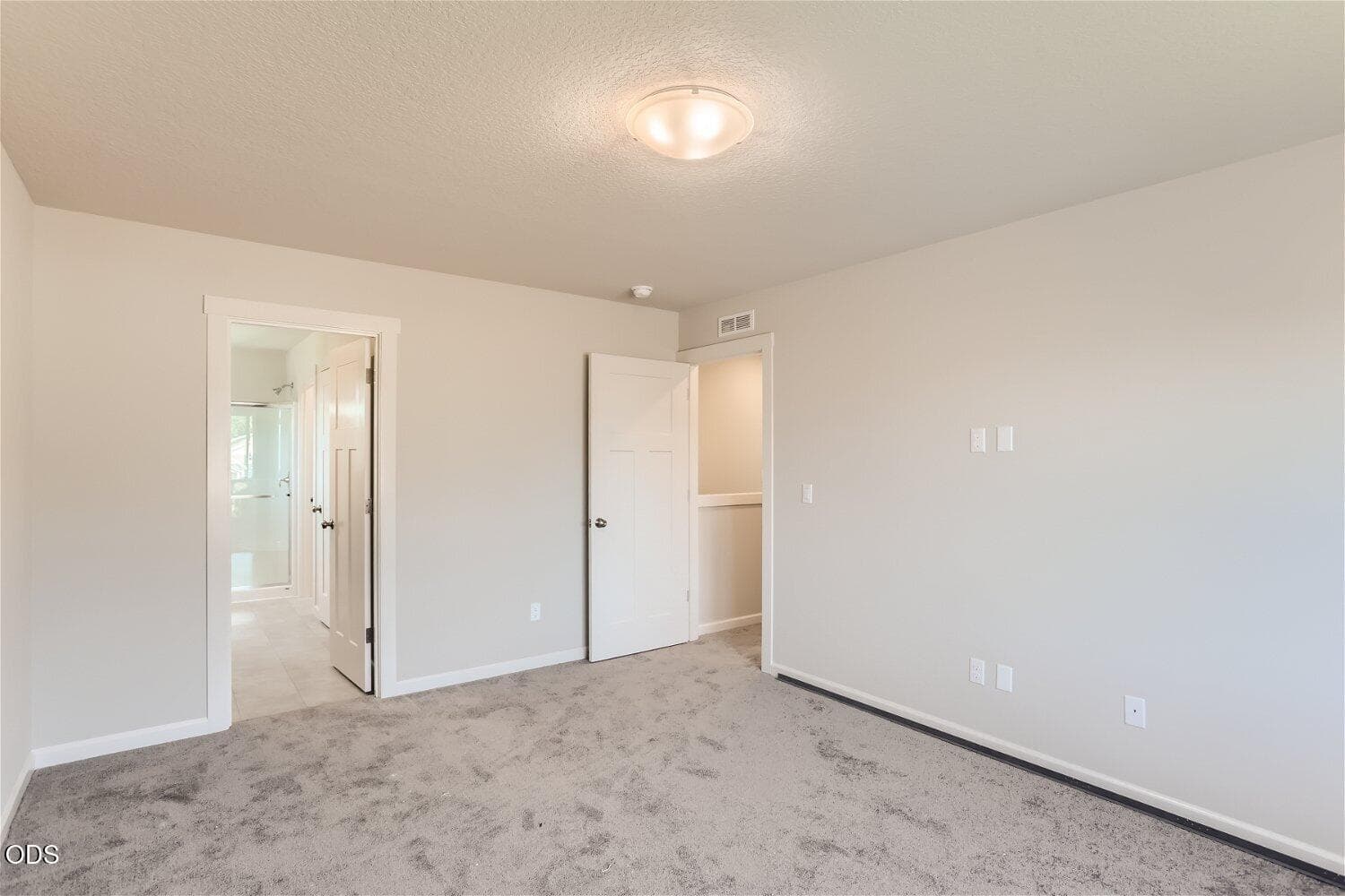 Photo of 63110 NE Henningsen Pl 11 of 18