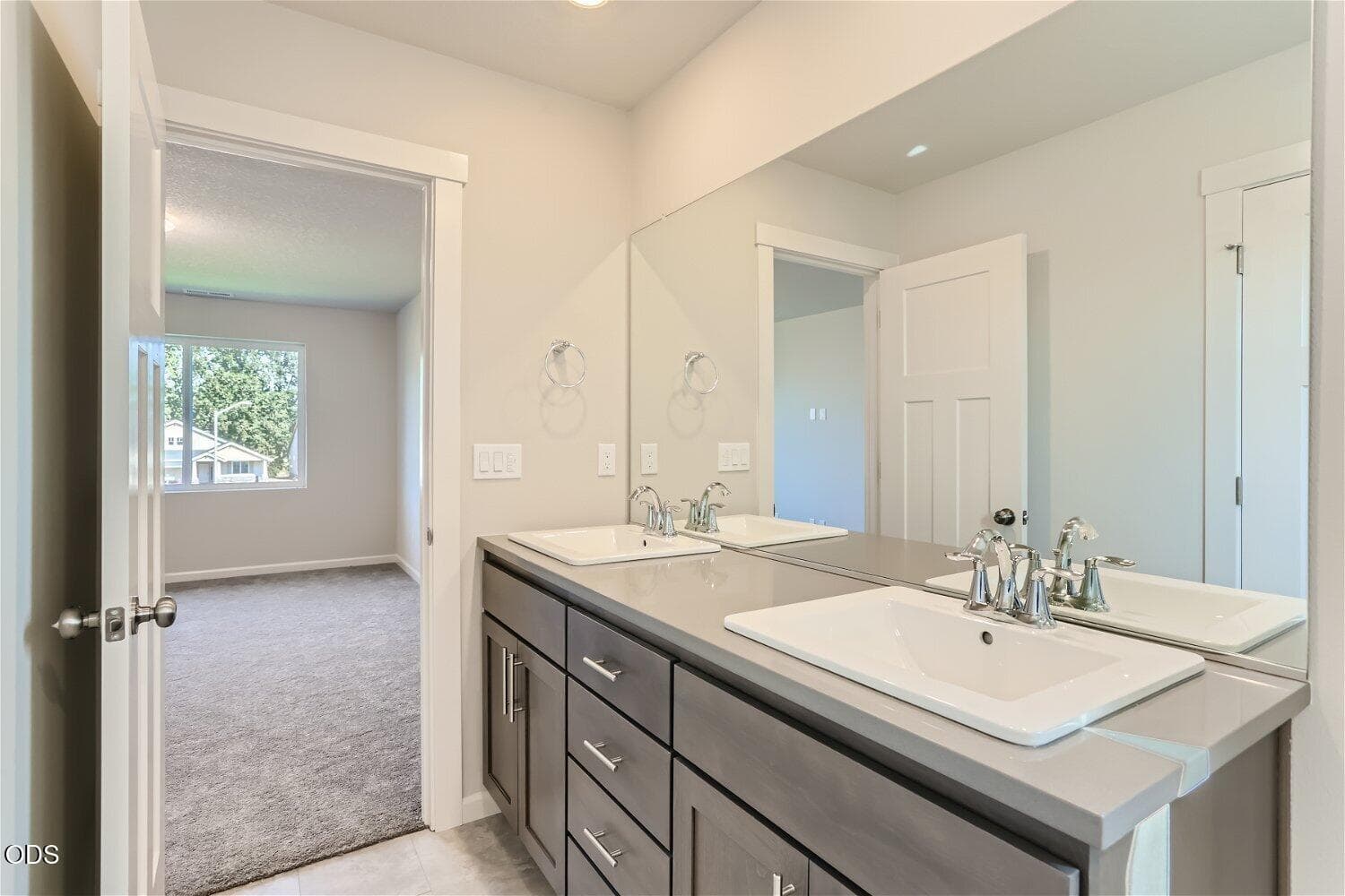 Photo of 63110 NE Henningsen Pl 12 of 18