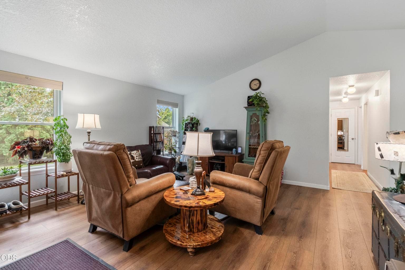 Photo of 2942 SW Quartz Avenue 4 of 29