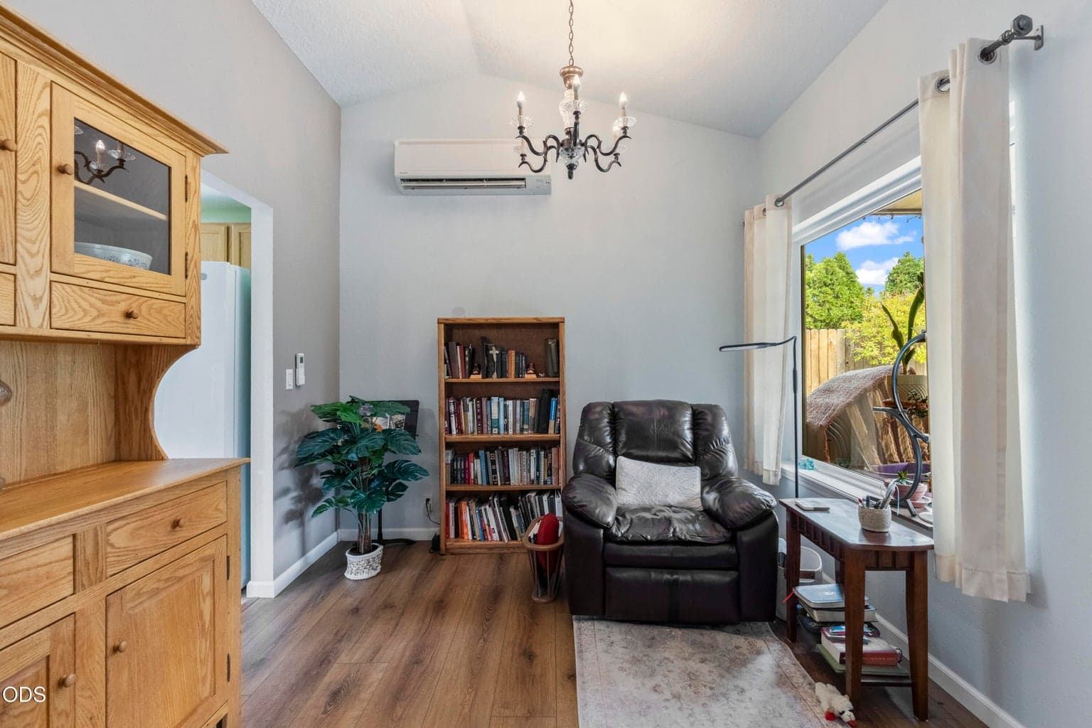 Photo of 2942 SW Quartz Avenue 6 of 29