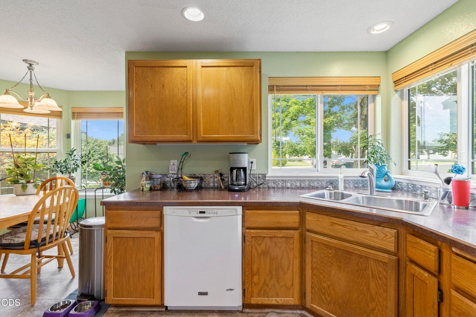 Photo of 2942 SW Quartz Avenue 7 of 29