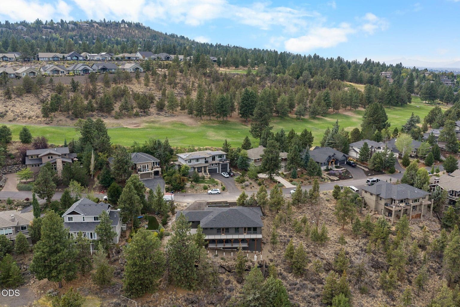 Photo of 3335 Fairway Heights Drive 4 of 46