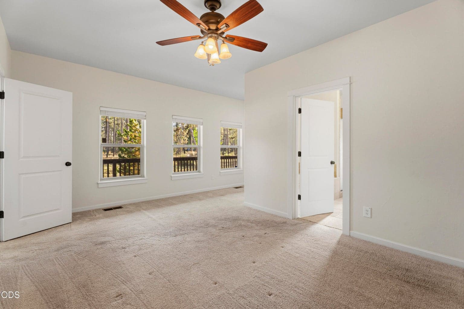 Photo of 17040 Kasserman Drive 4 of 43