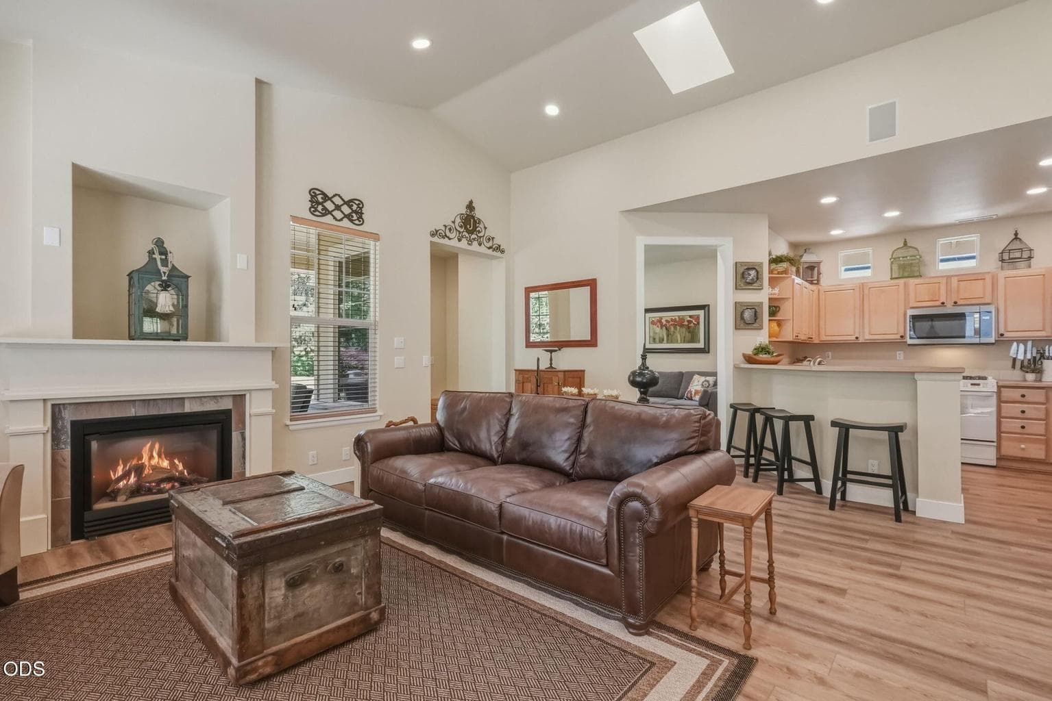 Photo of 61574 Devils Lake Drive 6 of 41