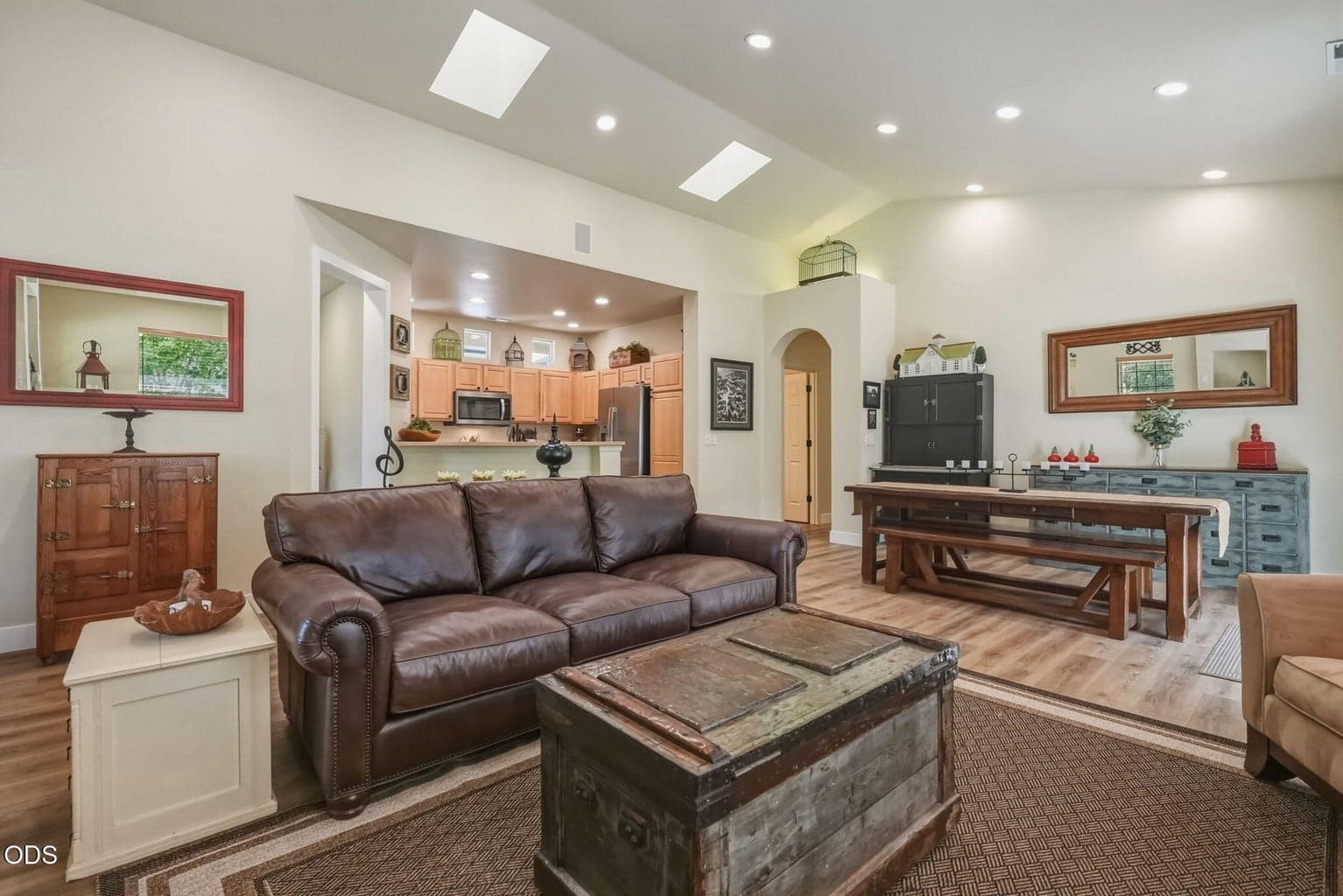 Photo of 61574 Devils Lake Drive 7 of 41