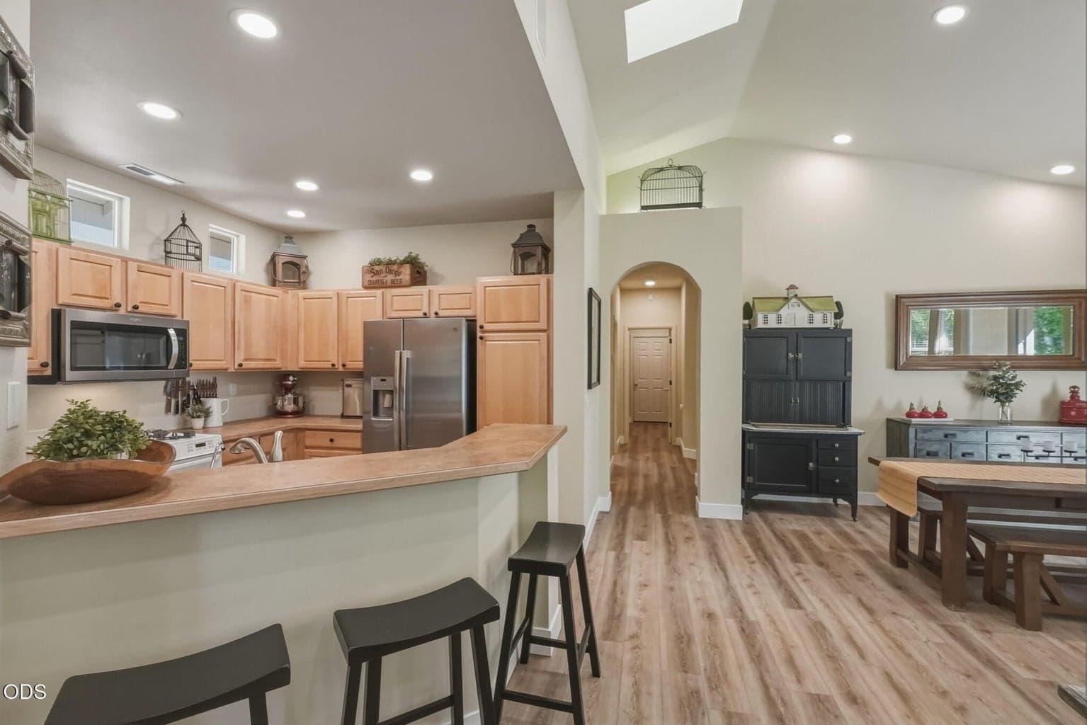 Photo of 61574 Devils Lake Drive 10 of 41