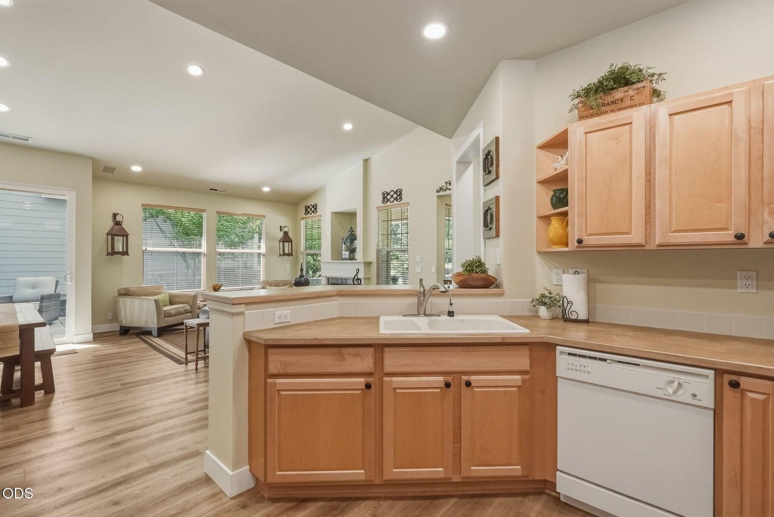 Photo of 61574 Devils Lake Drive 13 of 41
