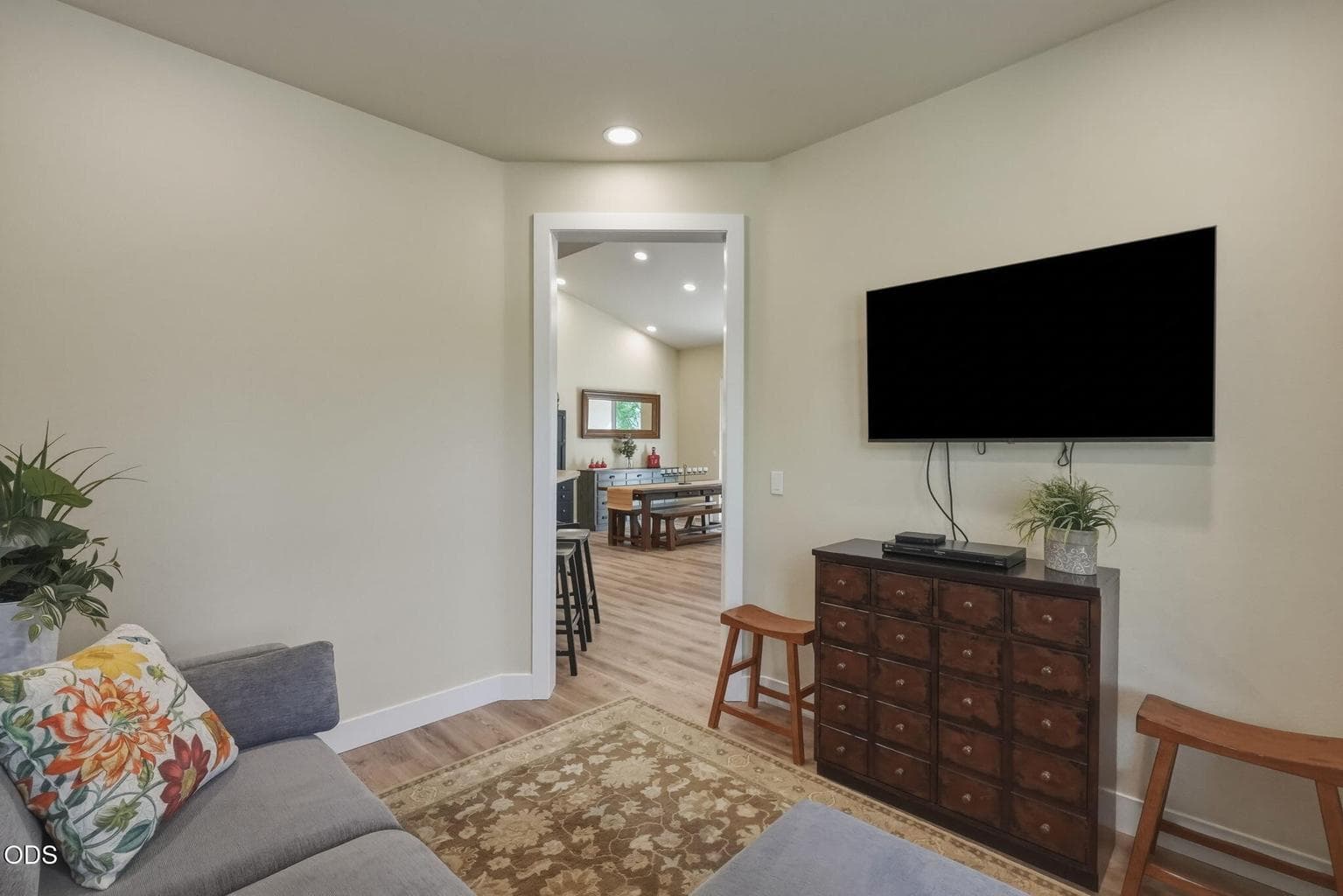 Photo of 61574 Devils Lake Drive 16 of 41