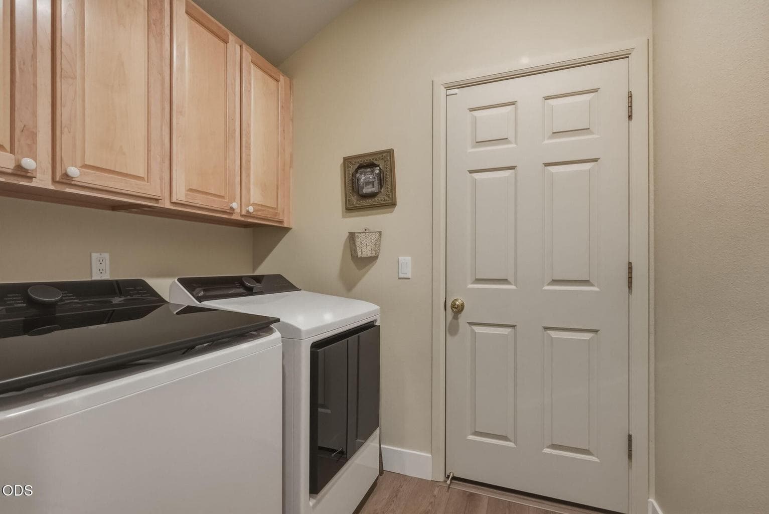 Photo of 61574 Devils Lake Drive 24 of 41
