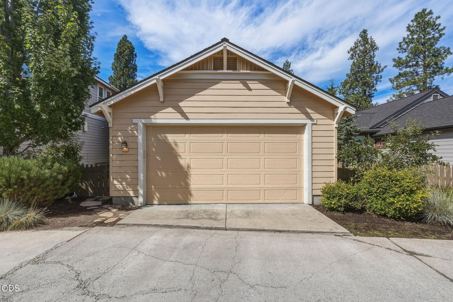 Photo of 61574 Devils Lake Drive 29 of 41