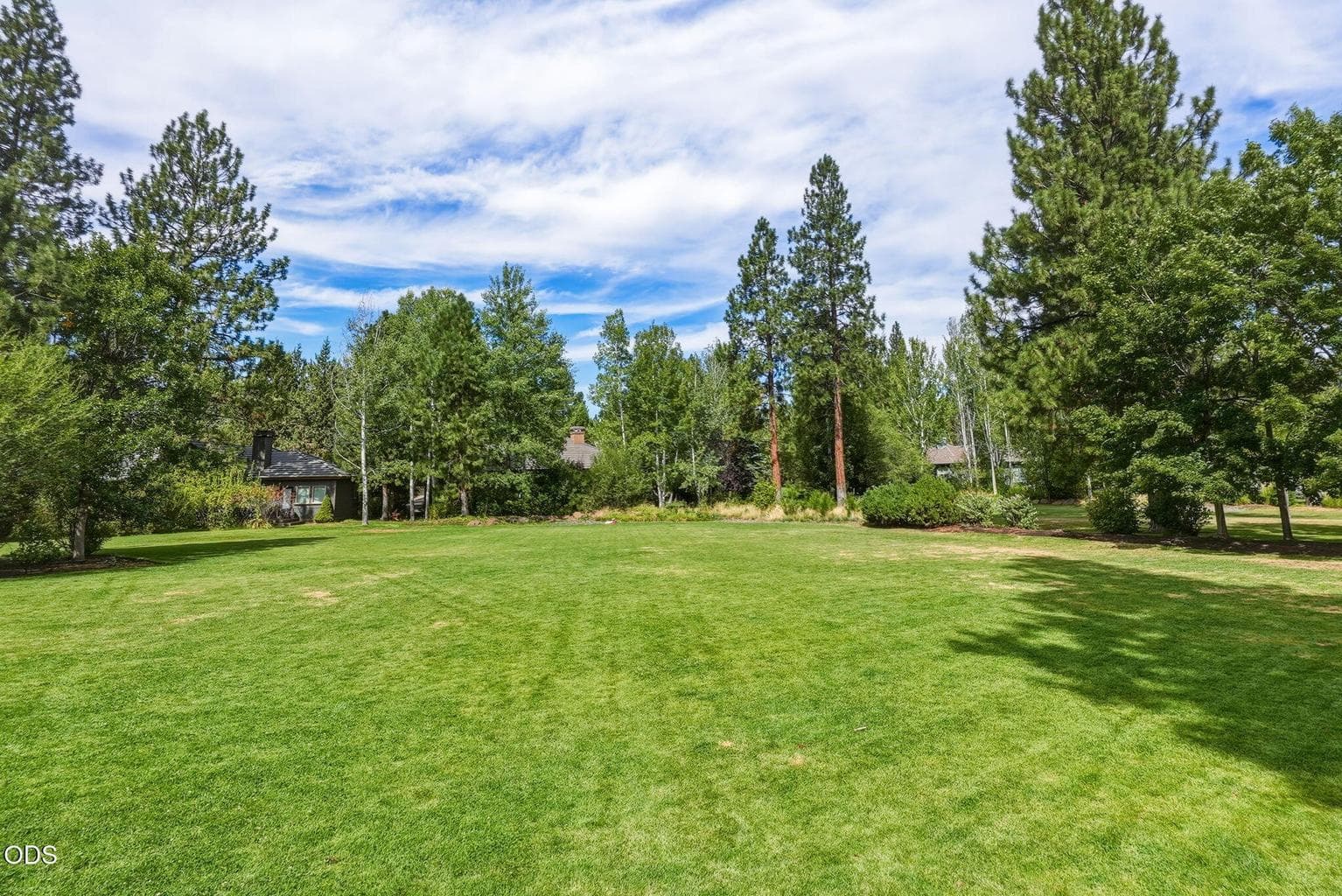Photo of 61574 Devils Lake Drive 32 of 41