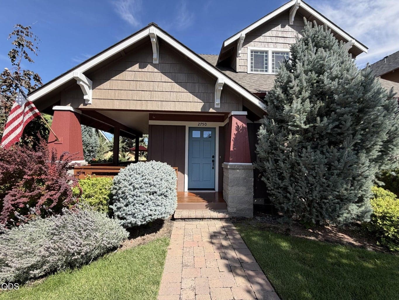 Photo of 2750 NE Great Horned Place 1 of 51