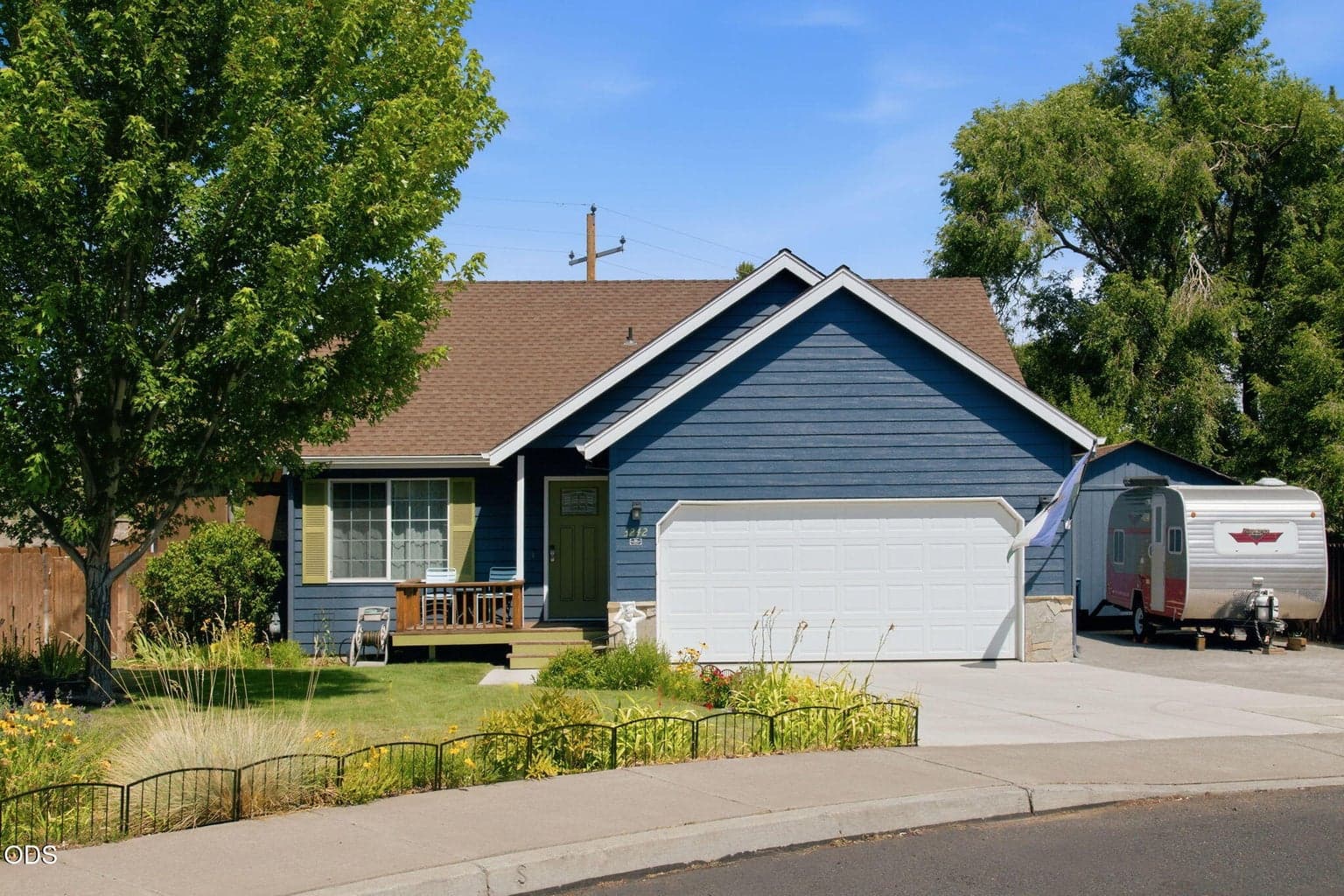 3242 Woodbury Court