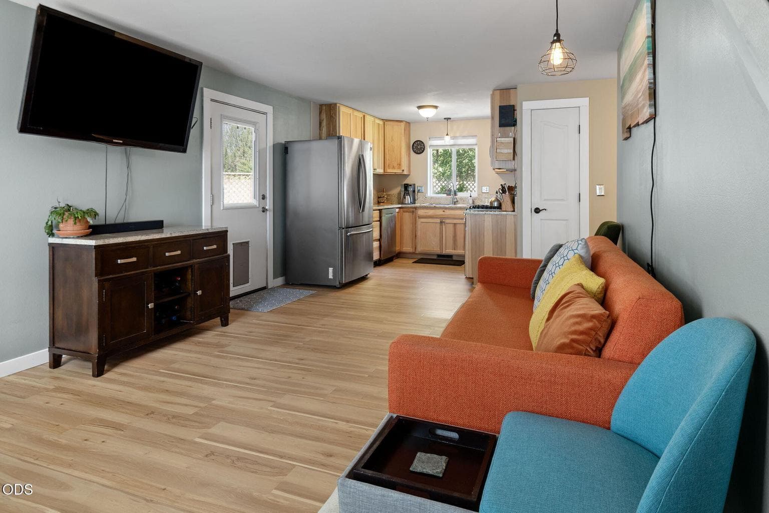 Photo of 3242 Woodbury Court 2 of 19