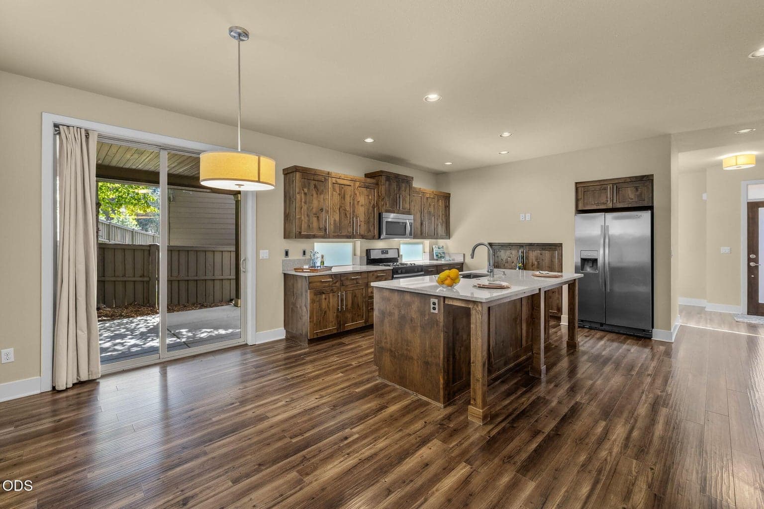 Photo of 2337 NW Debron Lane 5 of 39