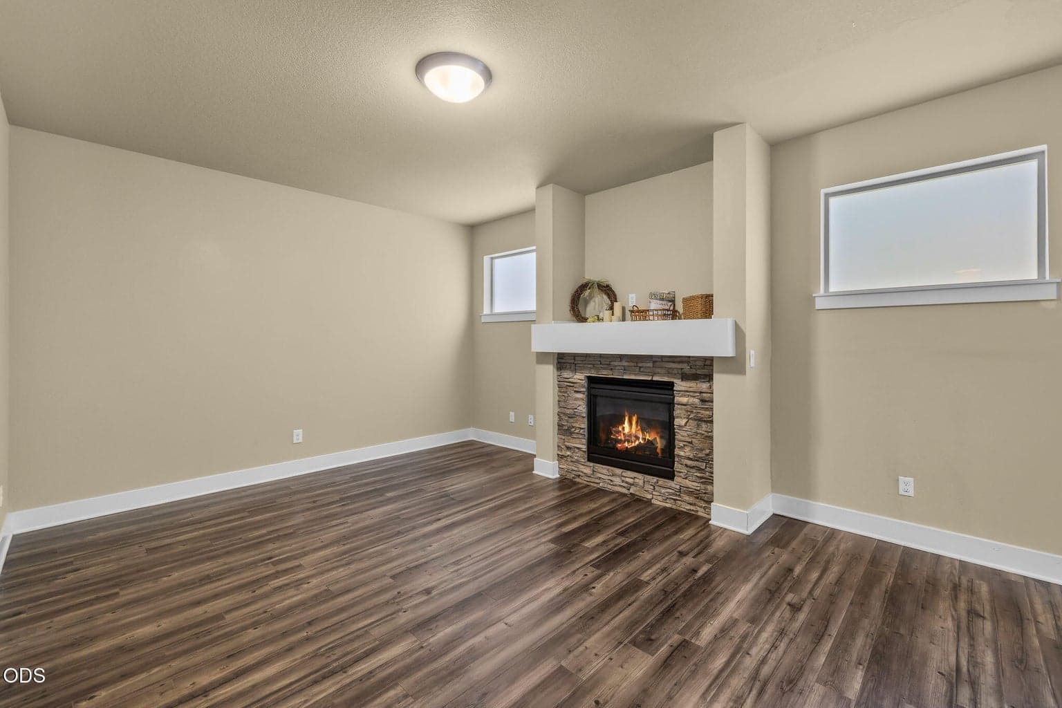 Photo of 2337 NW Debron Lane 8 of 39