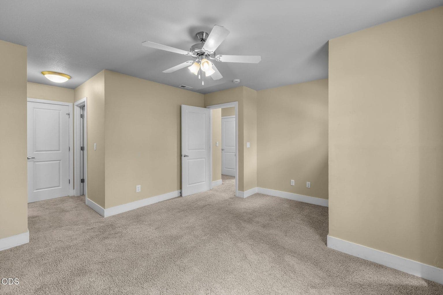 Photo of 2337 NW Debron Lane 12 of 39