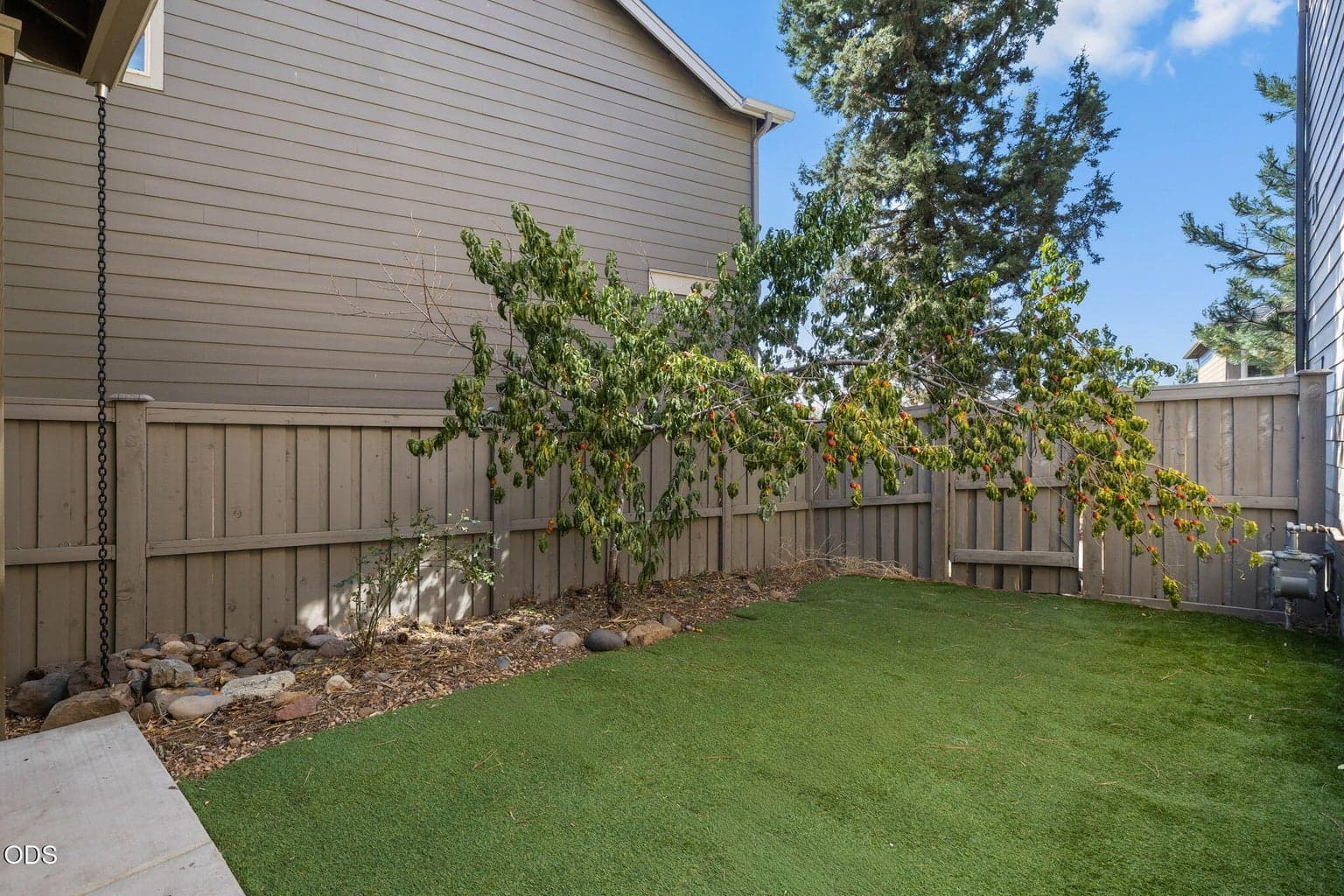 Photo of 2337 NW Debron Lane 26 of 39