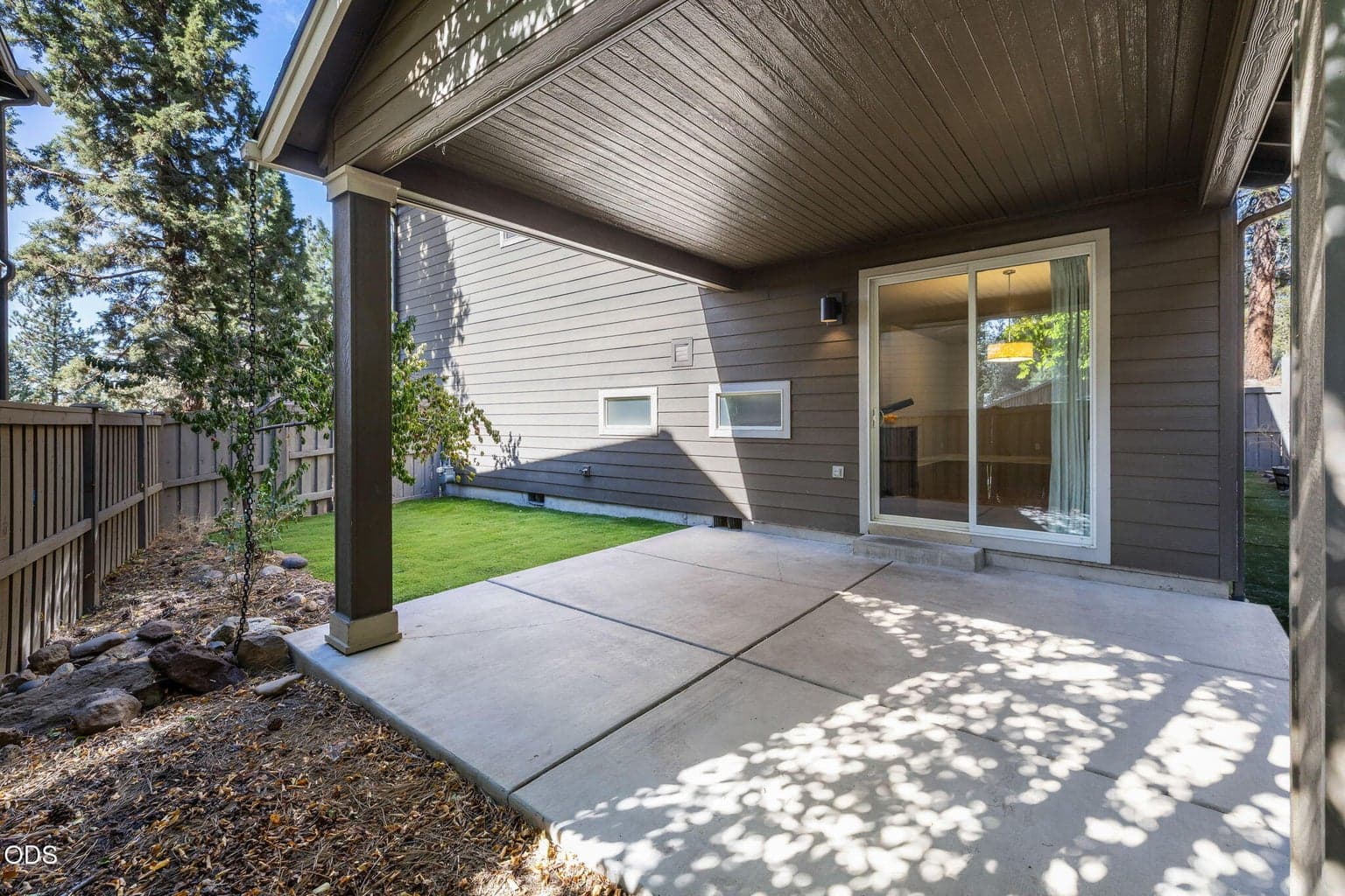 Photo of 2337 NW Debron Lane 28 of 39
