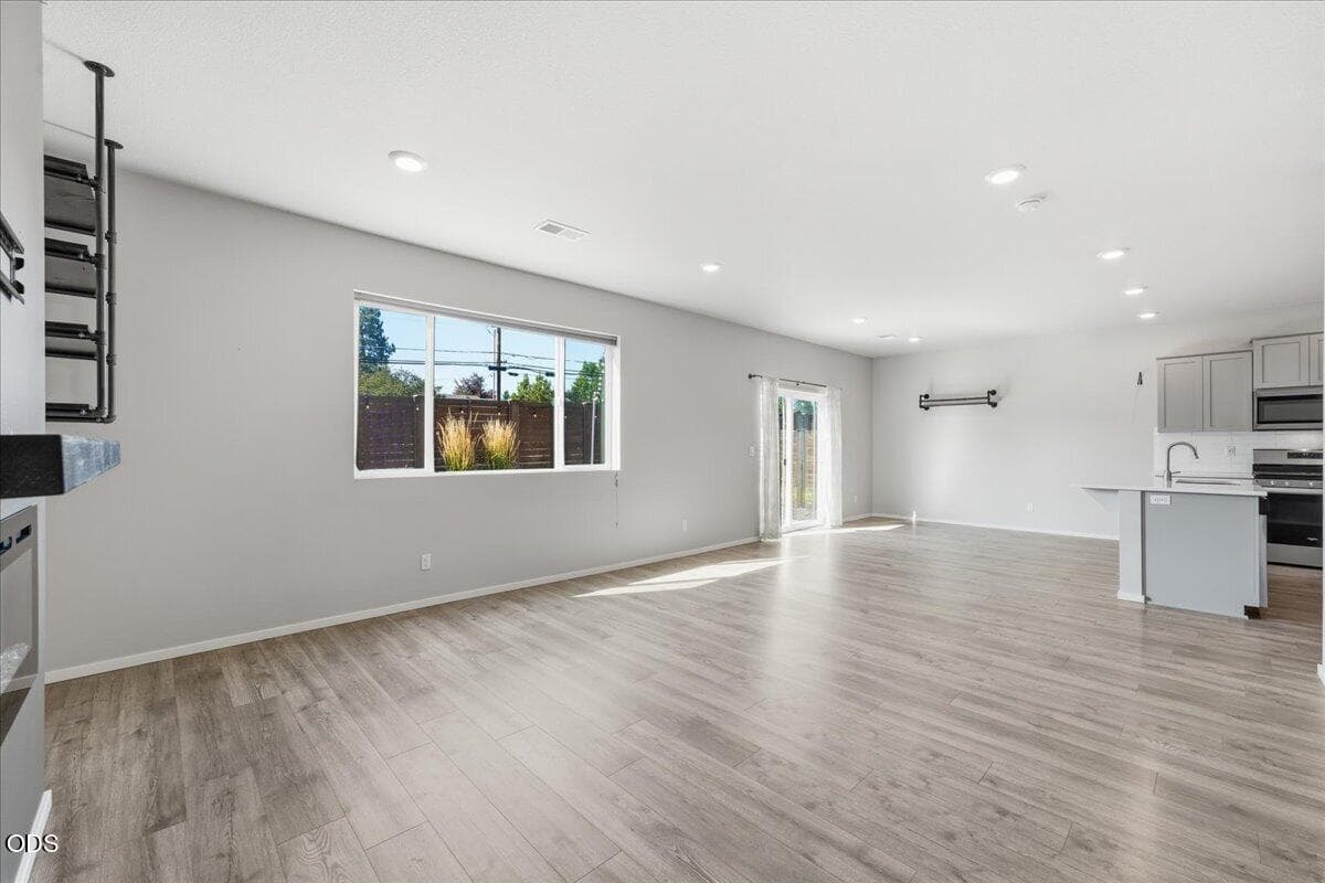 Photo of 20621 SE Gemstone Avenue 10 of 45