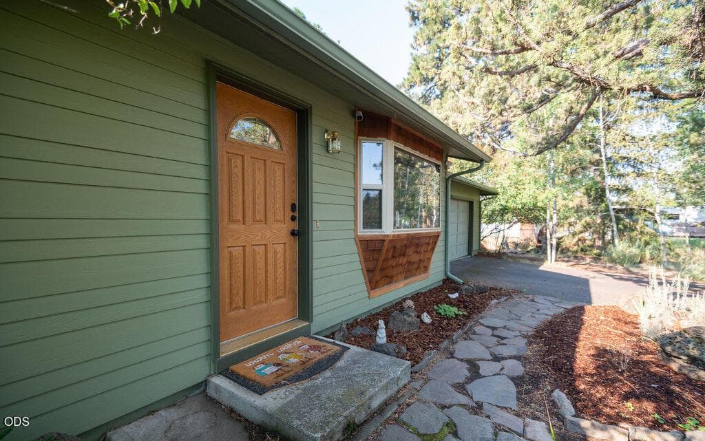 Photo of 20941 Desert Woods Drive 2 of 33