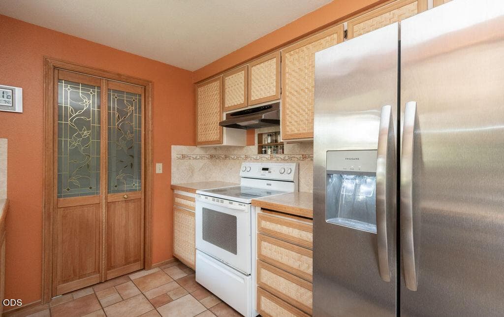 Photo of 20941 Desert Woods Drive 6 of 33