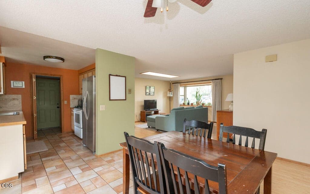 Photo of 20941 Desert Woods Drive 8 of 33