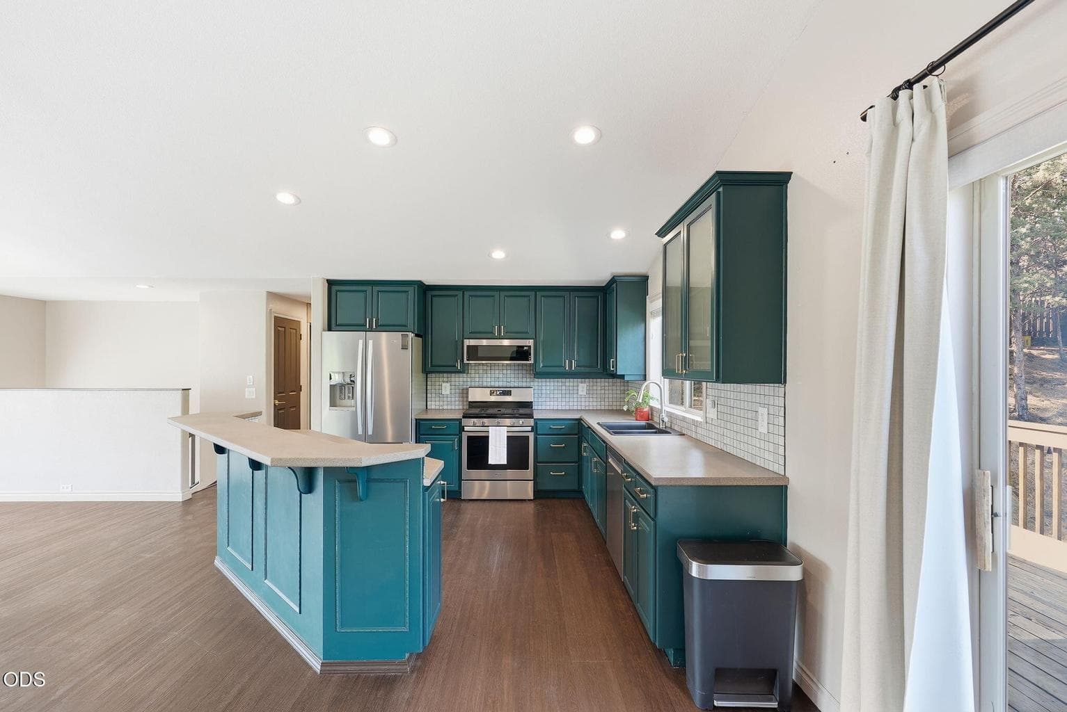 Photo of 3037 NE Purcell Boulevard 5 of 32