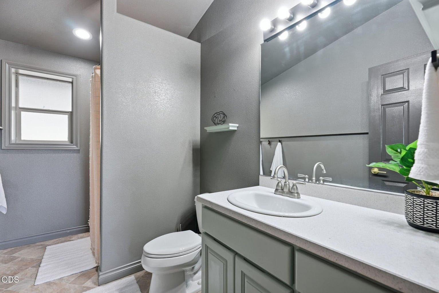 Photo of 3037 NE Purcell Boulevard 13 of 32