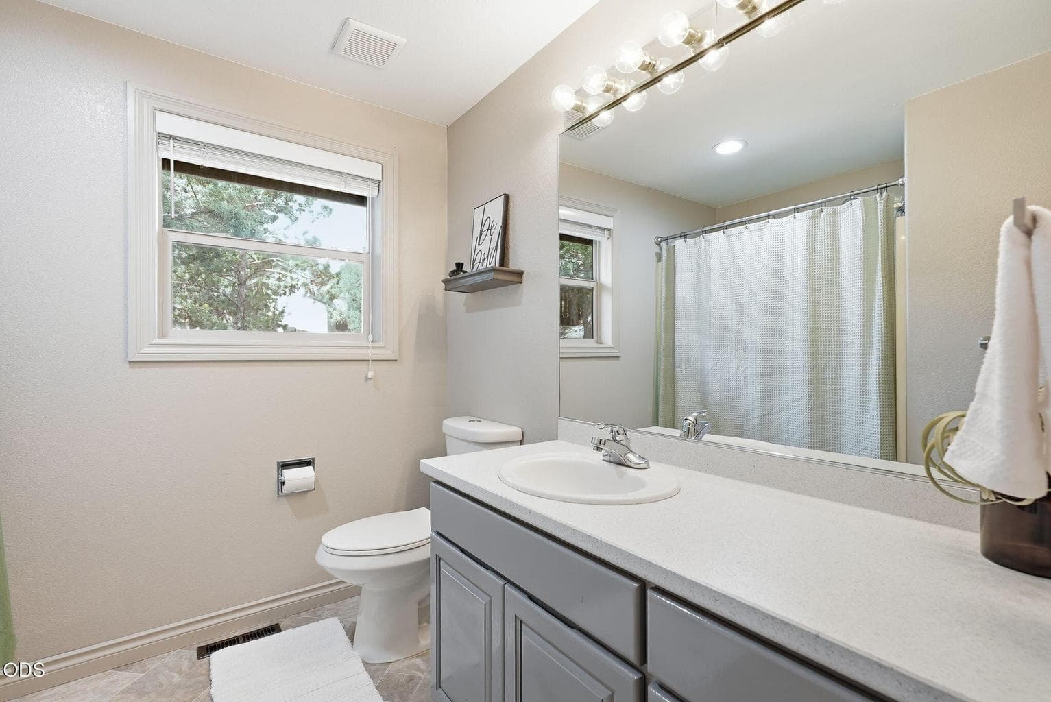 Photo of 3037 NE Purcell Boulevard 15 of 32