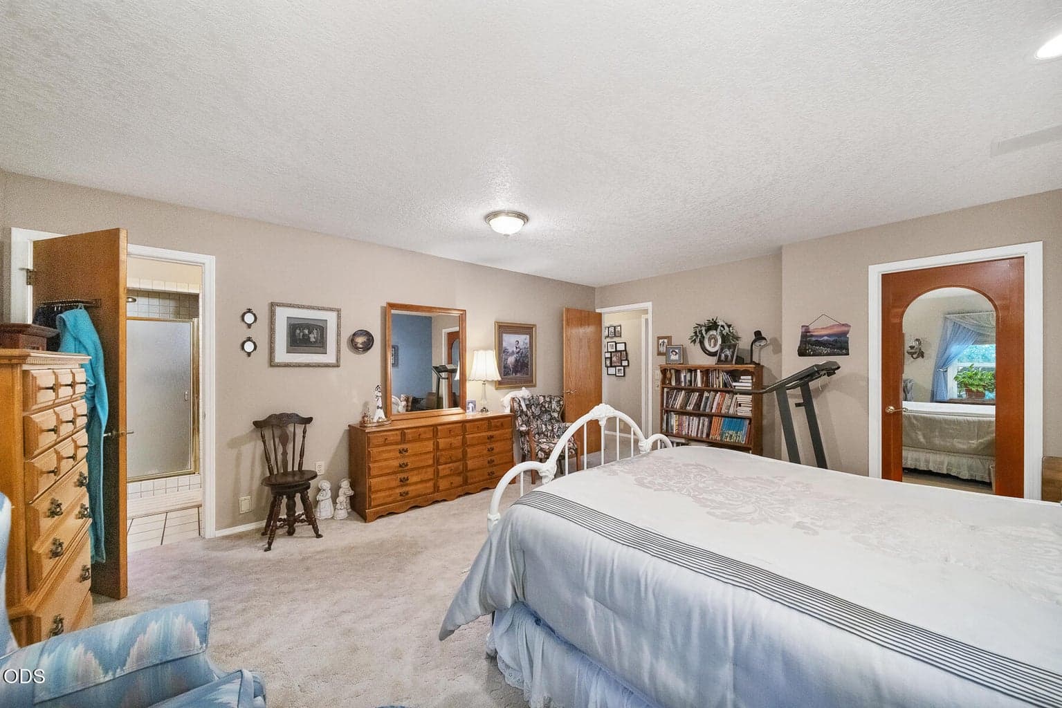 Photo of 200 SE Crestview Lane 14 of 46