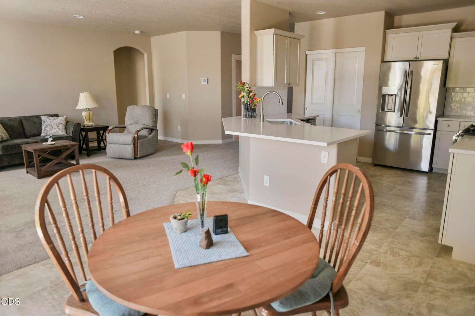 Photo of 2322 NW Kingwood Avenue 10 of 23
